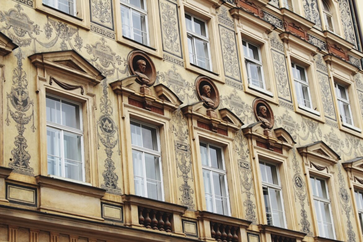 Jak skutecznie remontować stare fasady